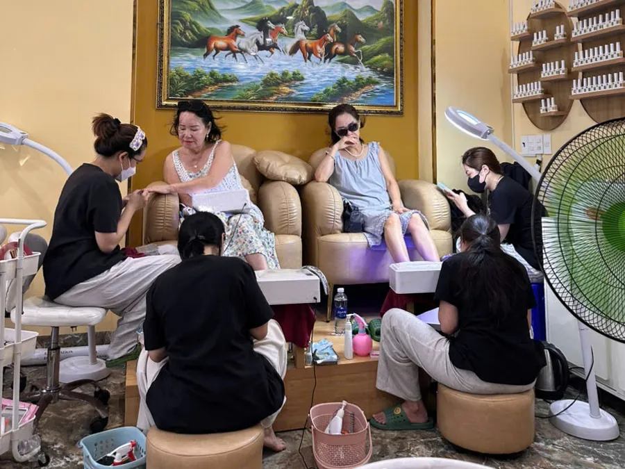 LENA Nails & Beauty Branch 1 · My An / An Thuong interior (34 An Thuong 3, My An, Ngu Hanh Son, Da Nang)